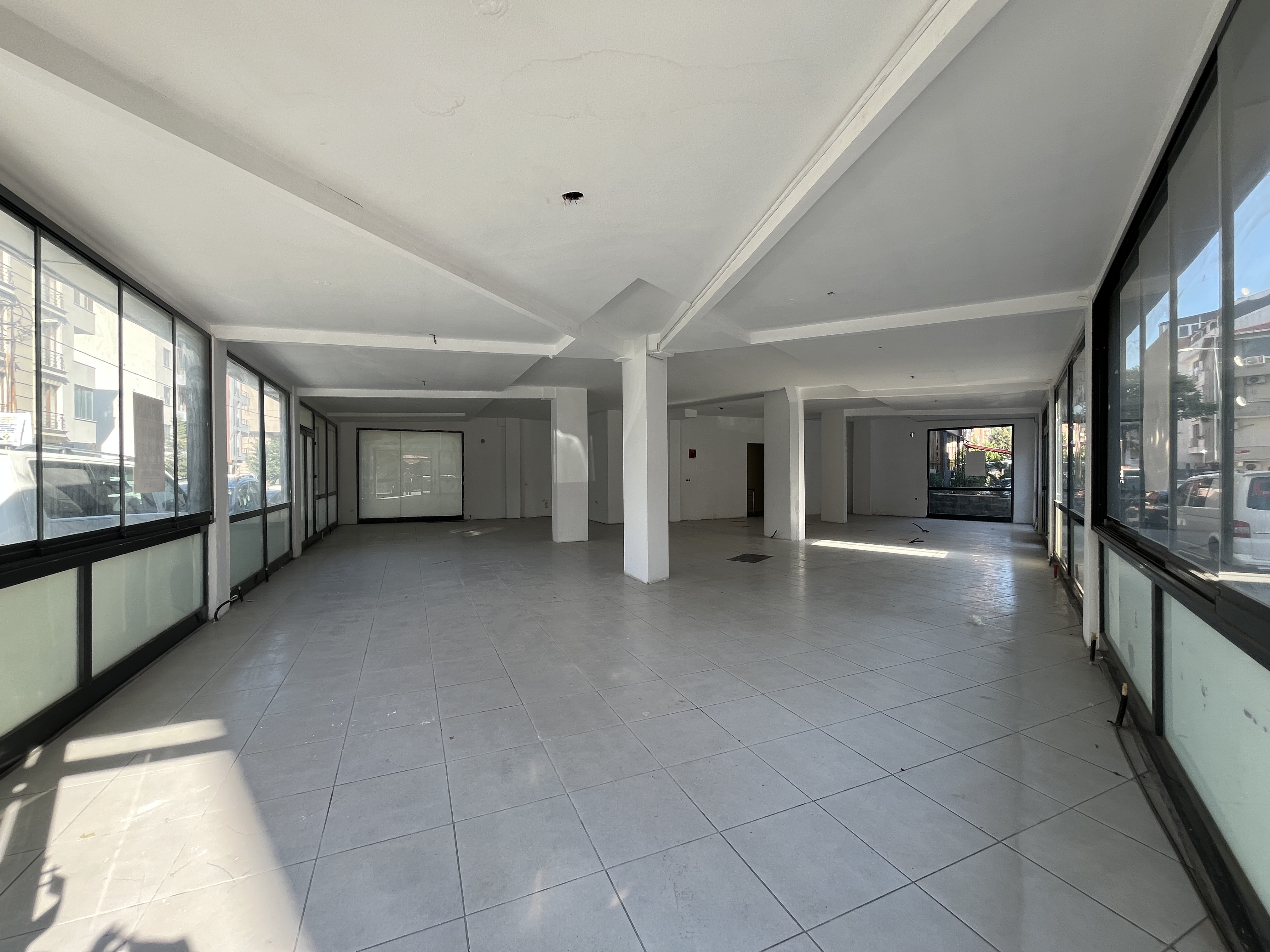 SANCAKTEPE İNÖNÜ CADDE ÜZERİNDE 330 M2