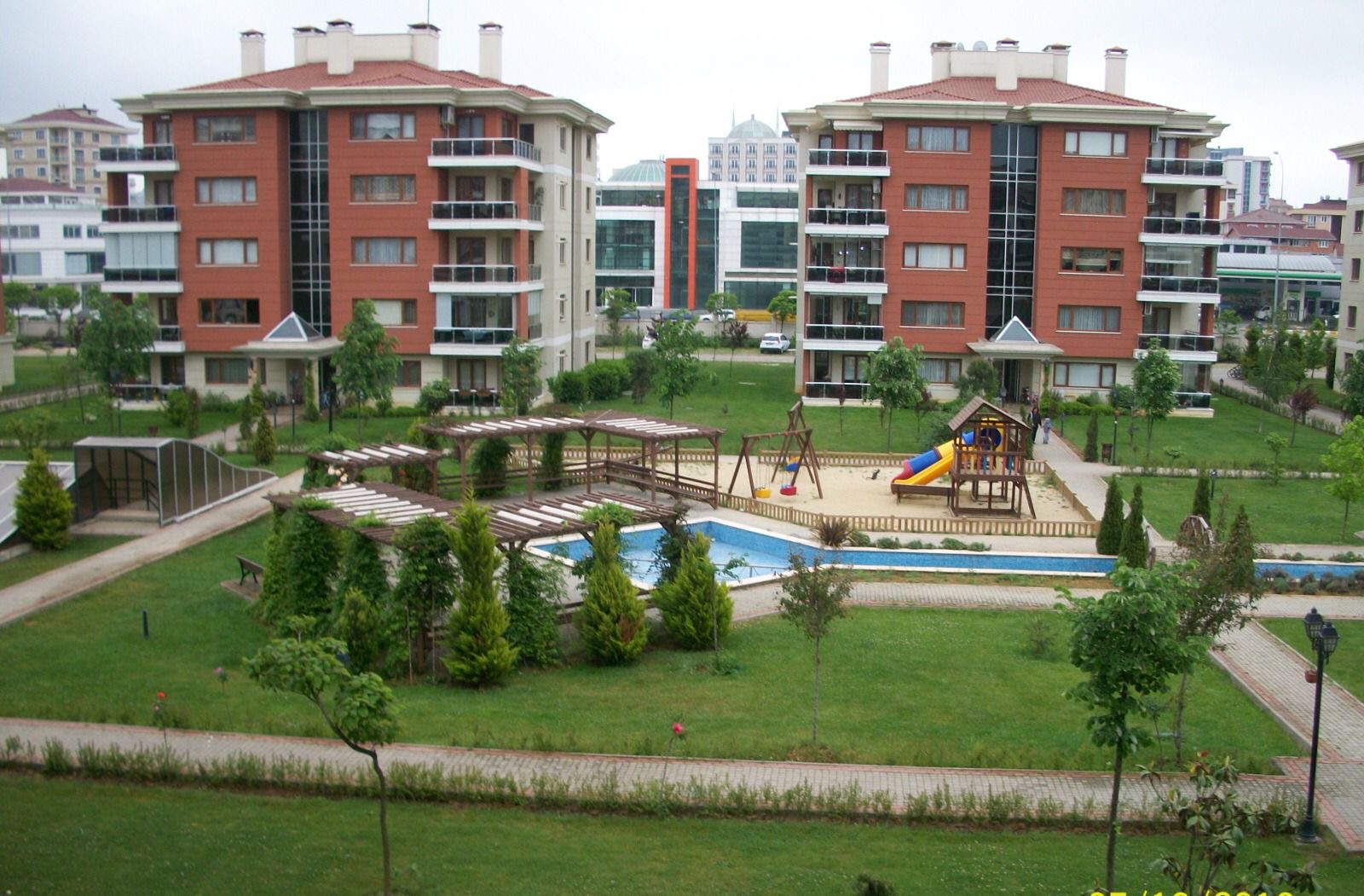 ÇEKMEKÖY TAŞDELEN MAH NEVESER KONAKLARI 90 M2 1+1