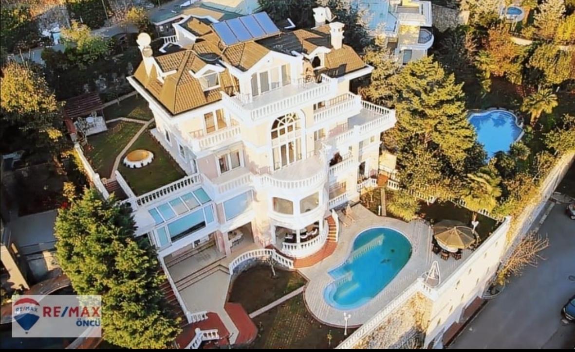 BEYKOZ ACARKENT 1.240 M2 İÇERİSİNDE 5 KATLI 6+3 ULTRA LÜKS VİLLA