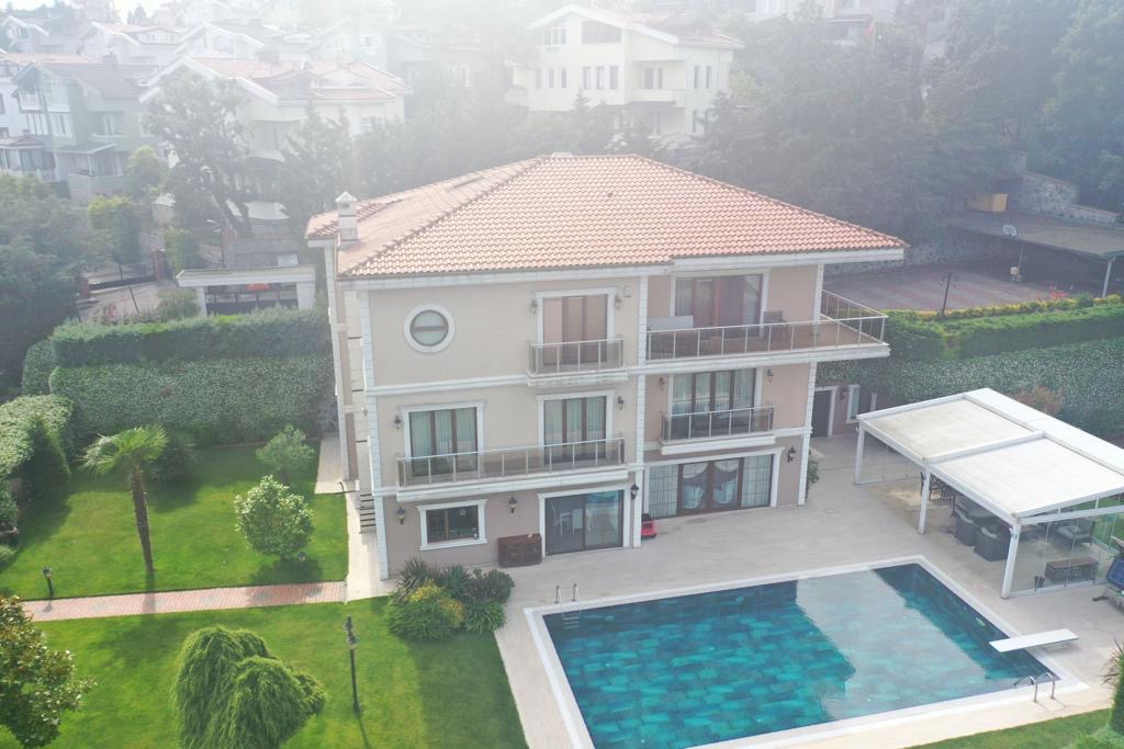 BEYKOZ ÇAVUŞBAŞI YAVUZ SELİM MAH 7.500 M2 İÇERİSİNDE 10+3