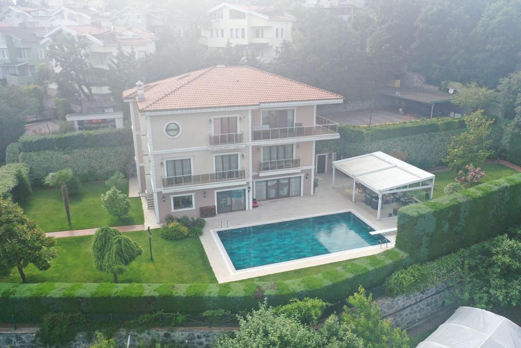 BEYKOZ ÇAVUŞBAŞI YAVUZ SELİM MAH 7.500 M2 İÇERİSİNDE 10+3