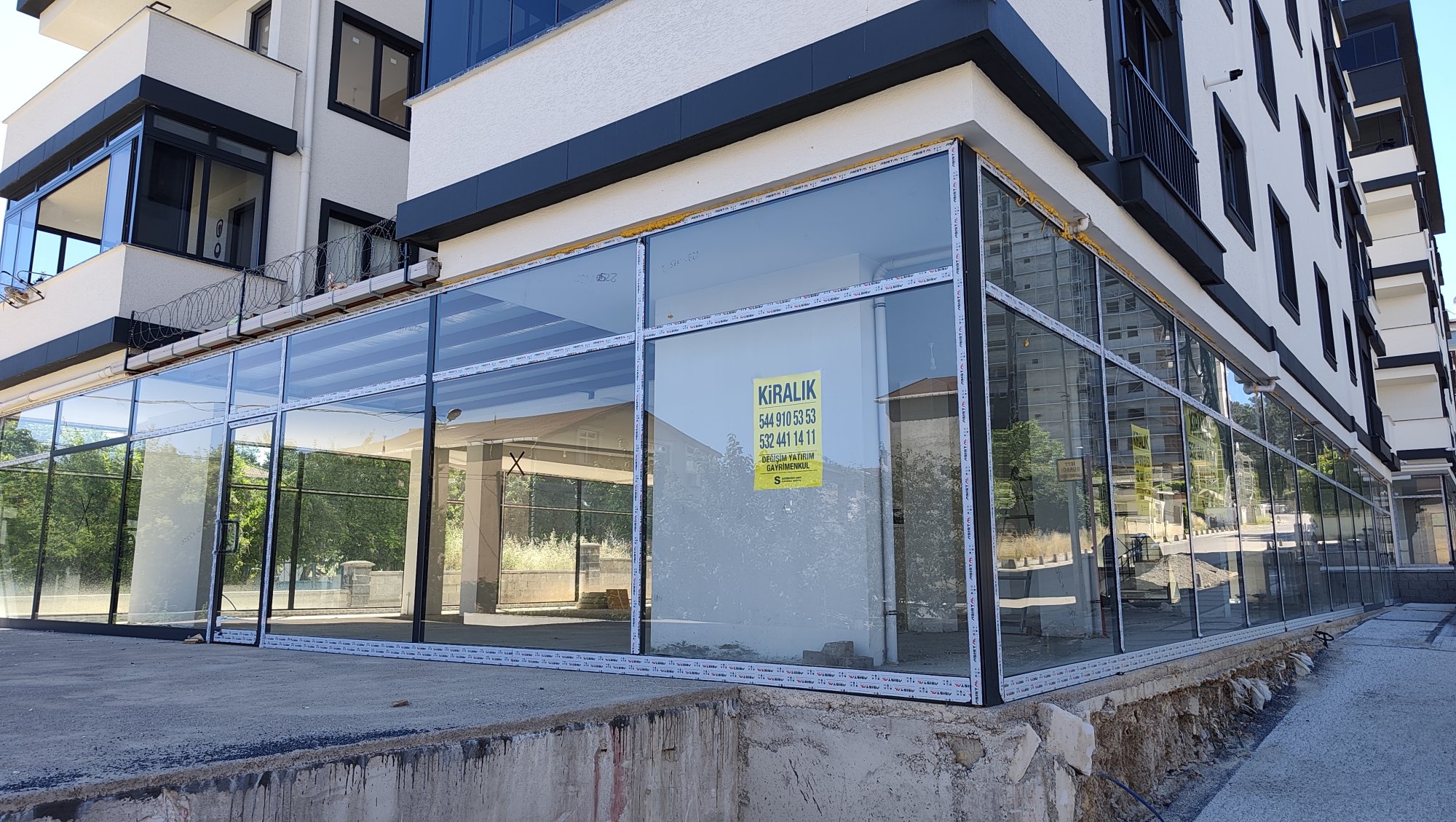 İstanbul Çekmeköy Güngören Mah 400 M² Düz giriş 7 araçlık otoparklı