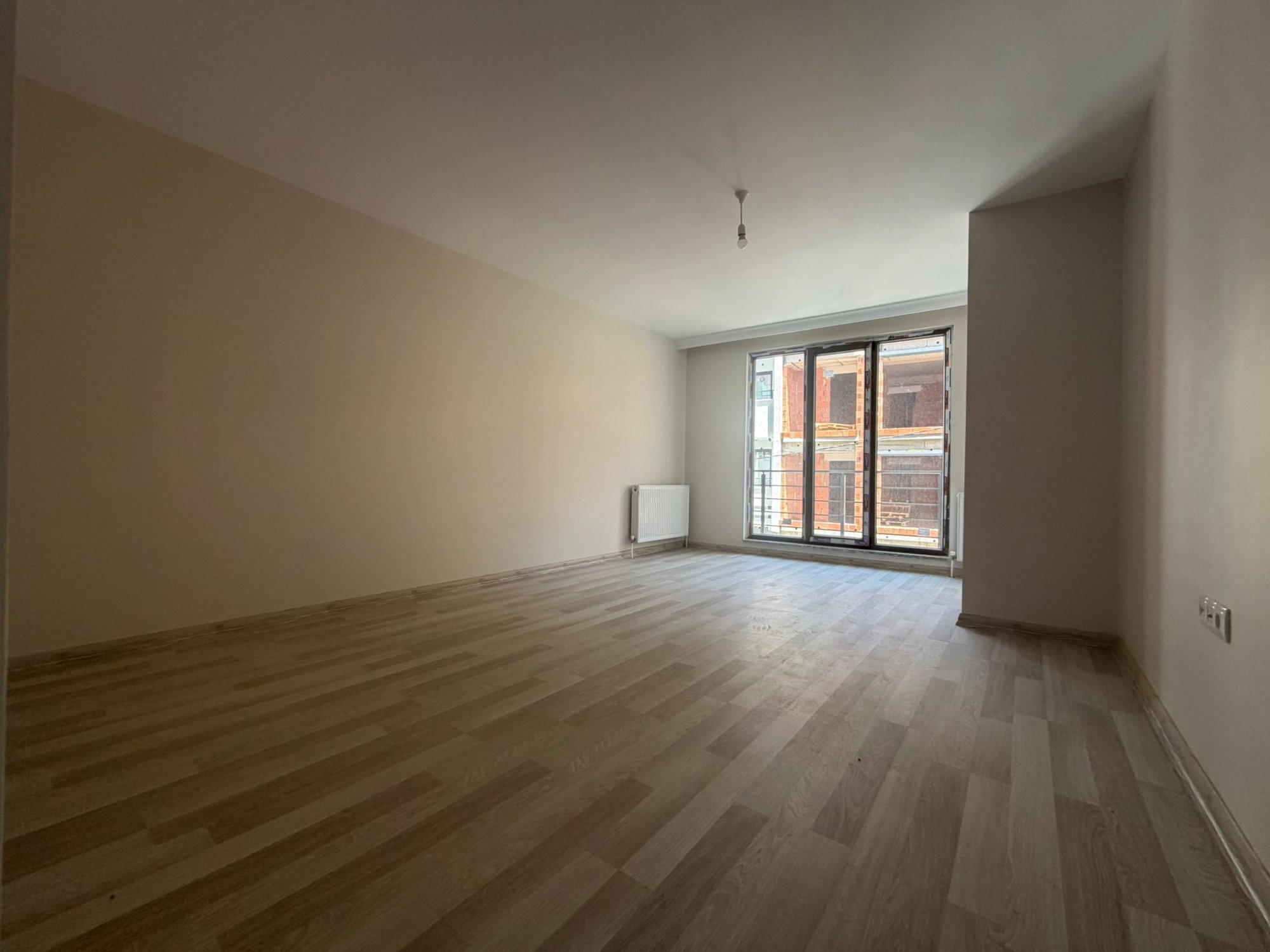 Çekmeköy Merkez mah Ağaoğlu projesi yanı kapalı pazar yürüme mesafesinde 2+1 90 M²2+1