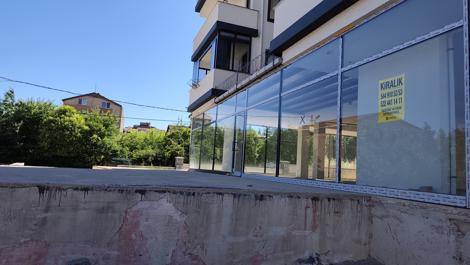 İstanbul Çekmeköy Güngören Mah 400 M² Düz giriş 7 araçlık otoparklı